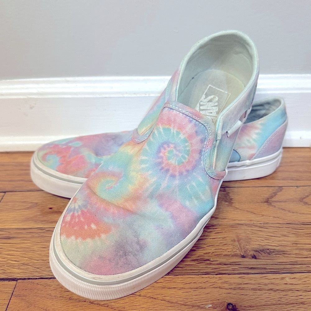 VANS. Women’s. Size 9. Tye Dye.